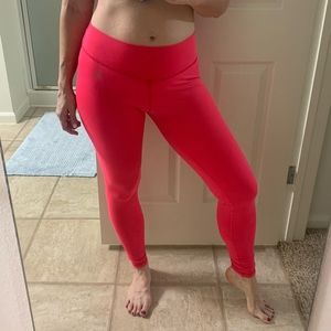 Wild strawberry booty scrunch leggings